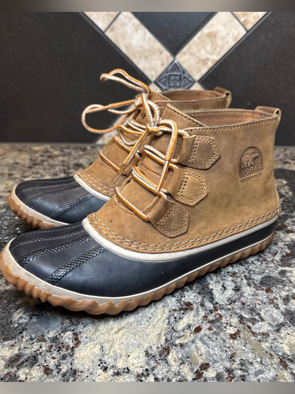 Sorel Boots Women's Size 7 Out N About NL2133-286 Ankle Duck Waterproof Leather